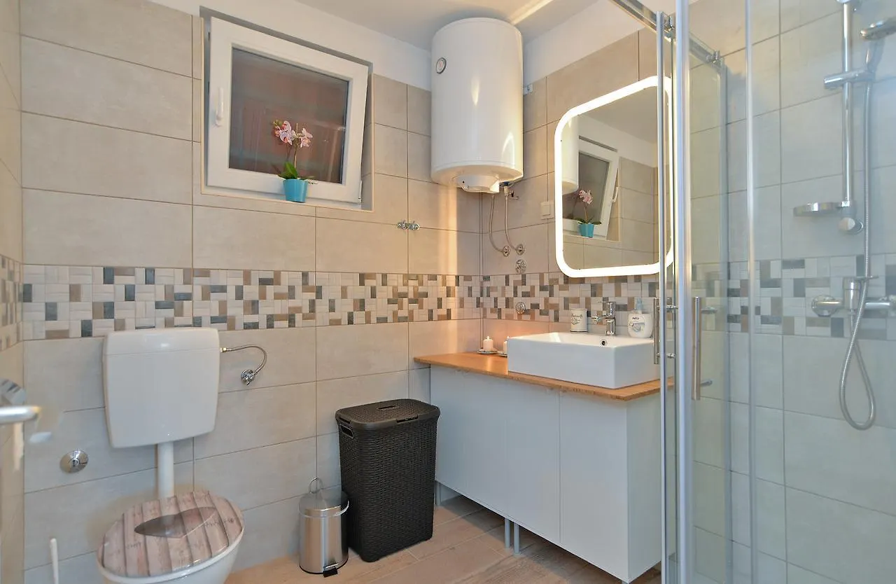 Apartment Mladen 1660 Poreč